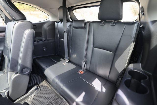 used 2022 Toyota Highlander car, priced at $38,989