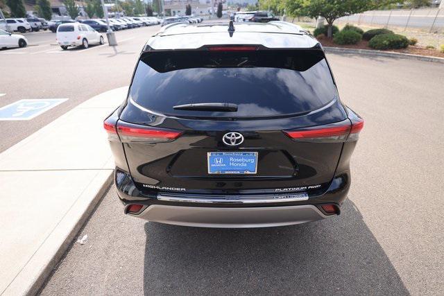 used 2022 Toyota Highlander car, priced at $38,989