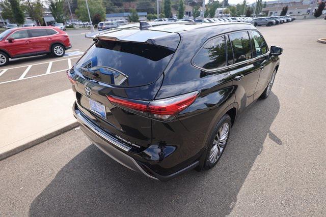 used 2022 Toyota Highlander car, priced at $38,989