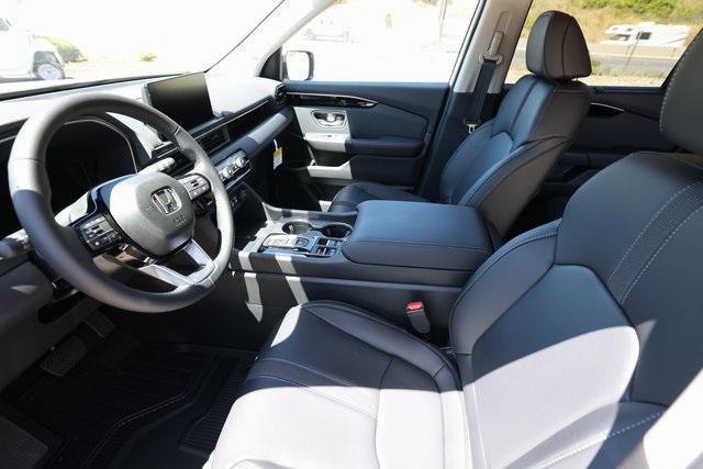 new 2025 Honda Pilot car, priced at $49,621