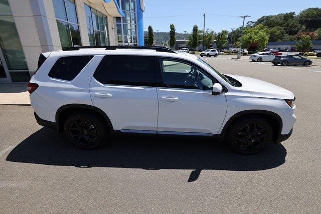 new 2025 Honda Pilot car, priced at $49,621