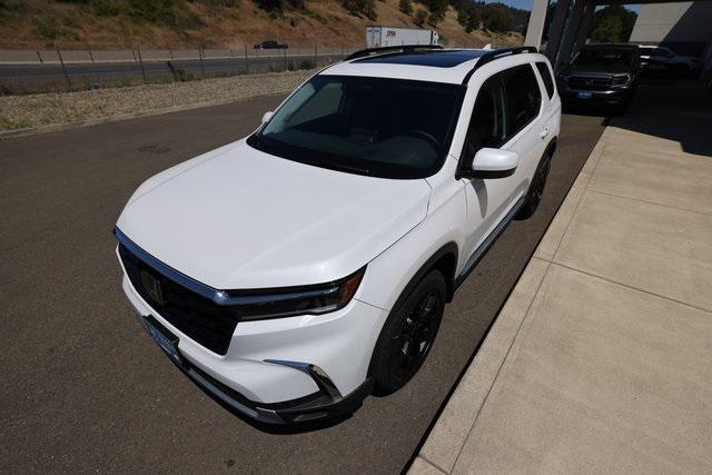 new 2025 Honda Pilot car, priced at $49,621