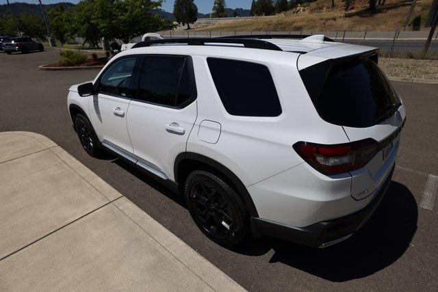 new 2025 Honda Pilot car, priced at $49,621