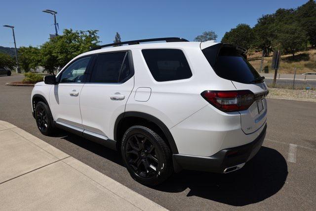 new 2025 Honda Pilot car, priced at $49,621