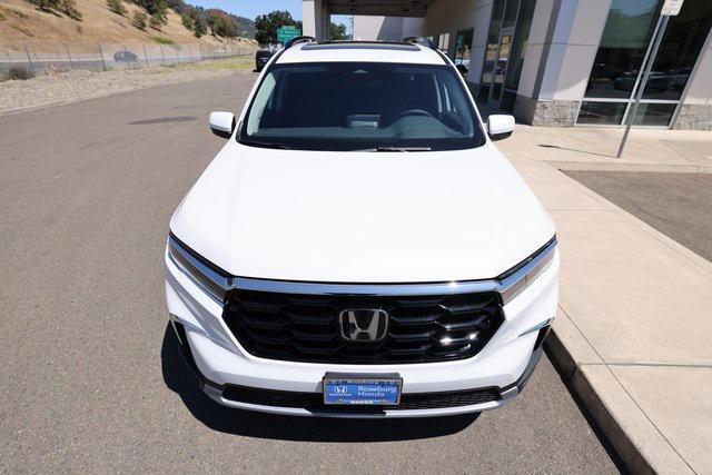 new 2025 Honda Pilot car, priced at $49,621