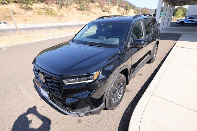 new 2025 Honda Pilot car, priced at $50,850