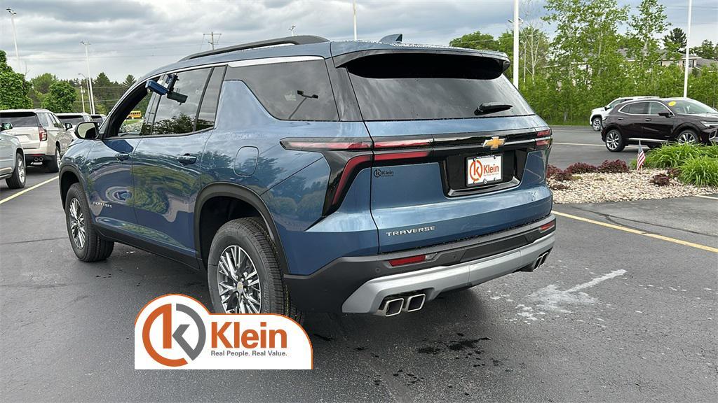 new 2025 Chevrolet Traverse car, priced at $40,459
