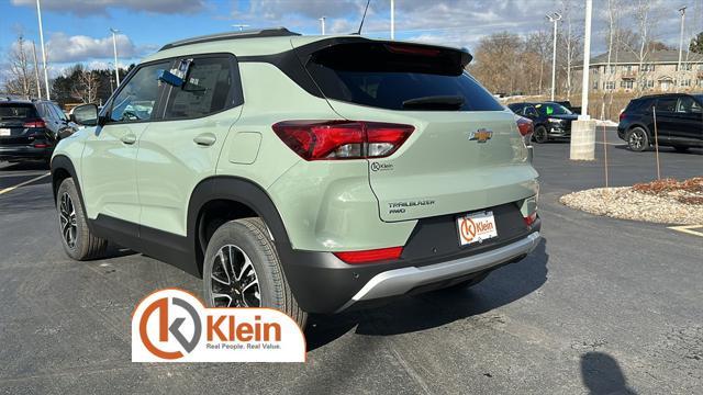 new 2025 Chevrolet TrailBlazer car, priced at $27,817