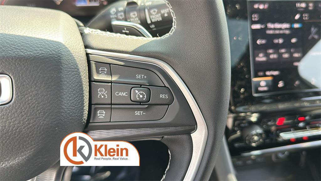 new 2025 Jeep Grand Cherokee car, priced at $42,915