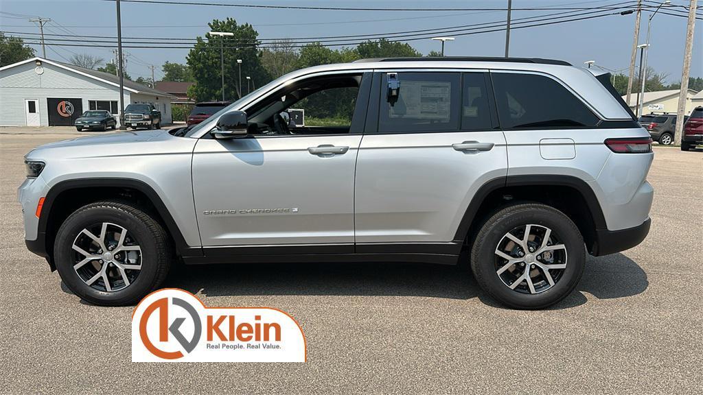 new 2025 Jeep Grand Cherokee car, priced at $45,240