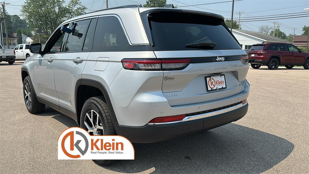 new 2025 Jeep Grand Cherokee car, priced at $45,240