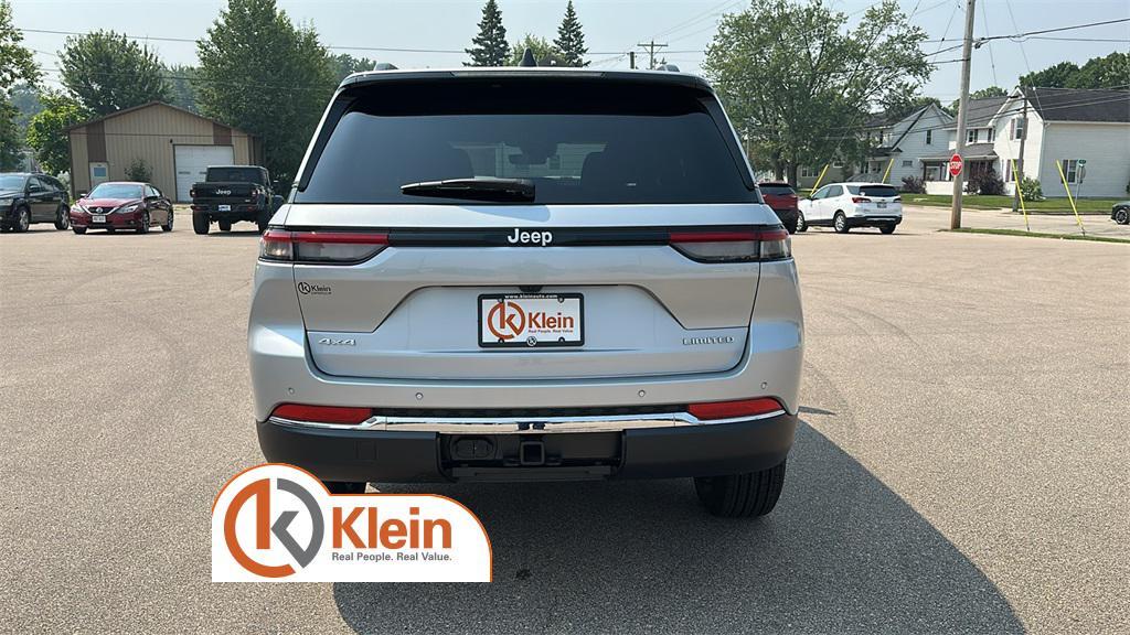 new 2025 Jeep Grand Cherokee car, priced at $45,240