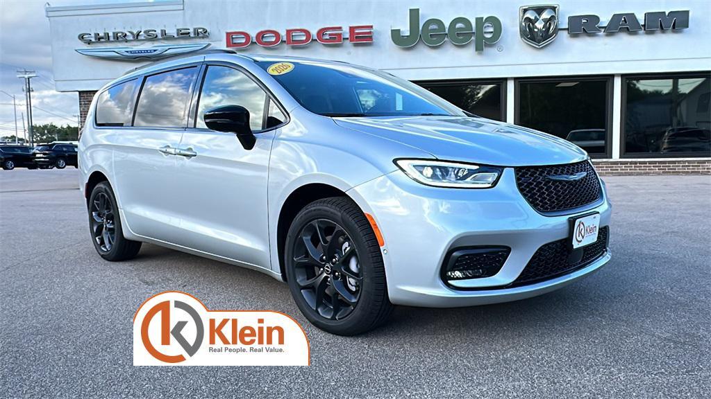 new 2026 Chrysler Pacifica car, priced at $58,200