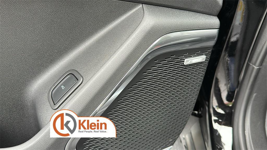 used 2025 Chevrolet Traverse car, priced at $51,998