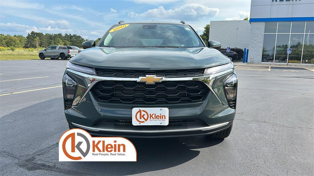 new 2025 Chevrolet Trax car, priced at $25,335