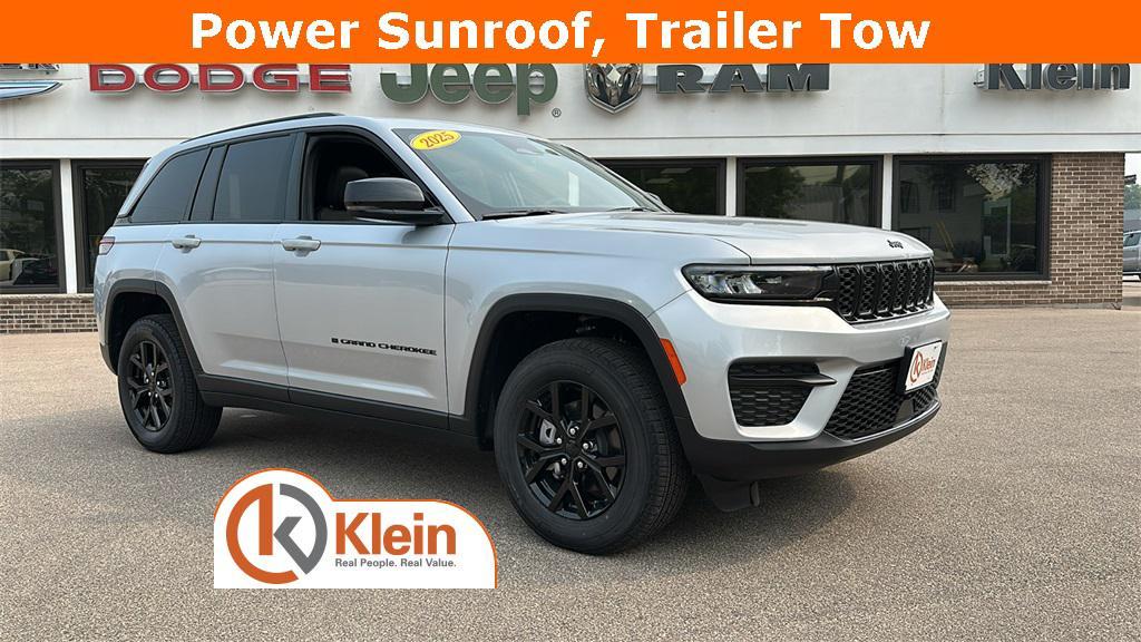 new 2025 Jeep Grand Cherokee car, priced at $40,872