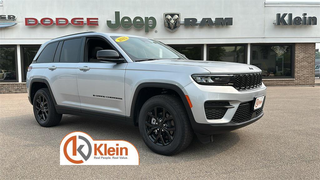 new 2025 Jeep Grand Cherokee car, priced at $42,475