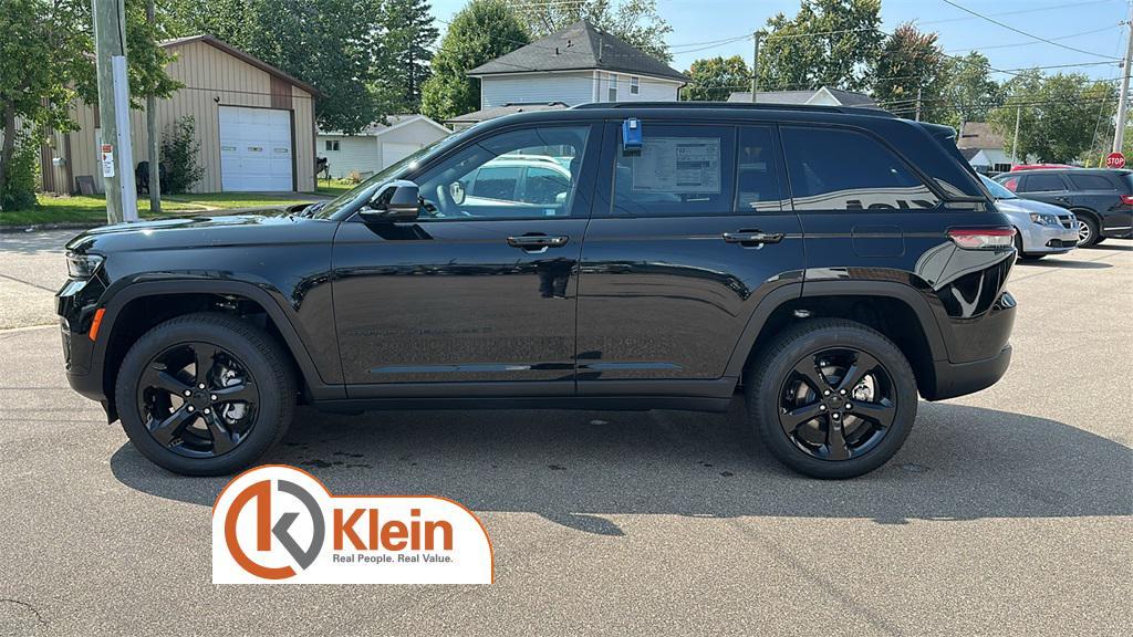 new 2025 Jeep Grand Cherokee car, priced at $50,480