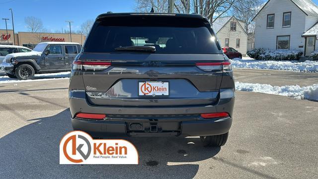 new 2025 Jeep Grand Cherokee car, priced at $45,070