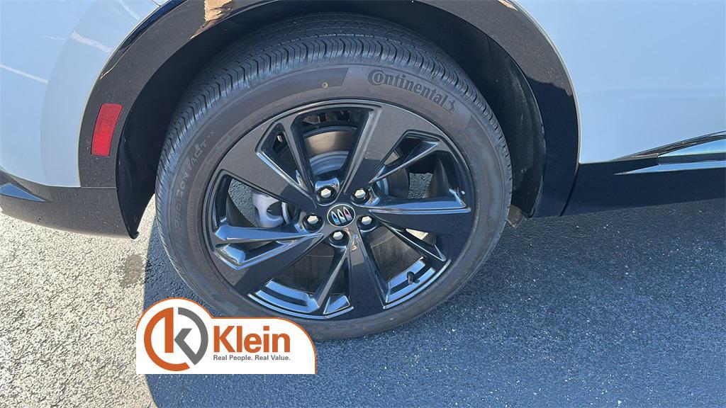 used 2024 Buick Envision car, priced at $33,460