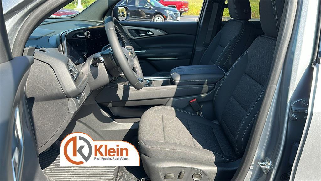new 2025 Chevrolet Traverse car, priced at $42,662
