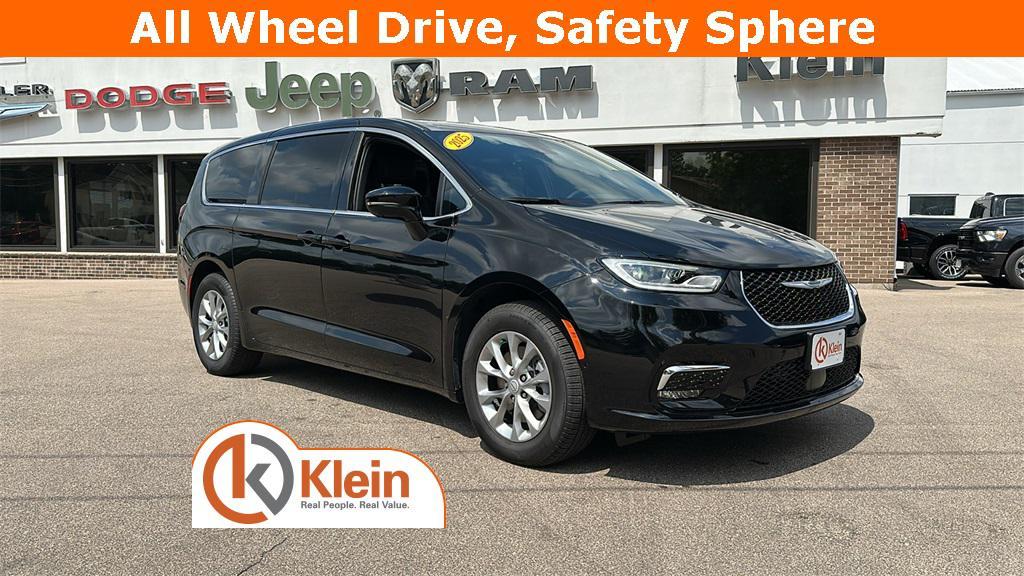 new 2025 Chrysler Pacifica car, priced at $43,394