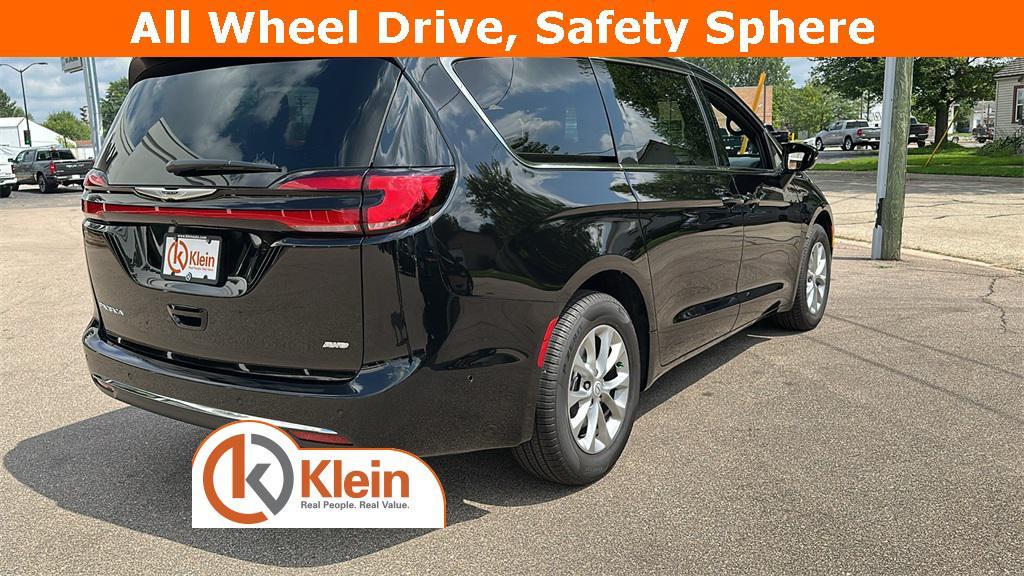 new 2025 Chrysler Pacifica car, priced at $43,394