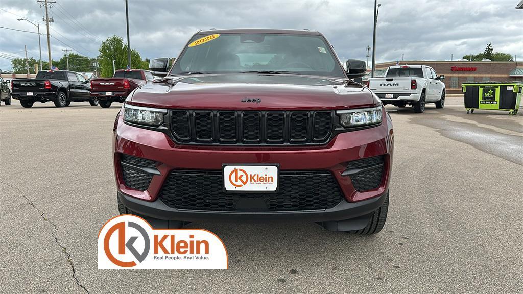 new 2025 Jeep Grand Cherokee car, priced at $42,228