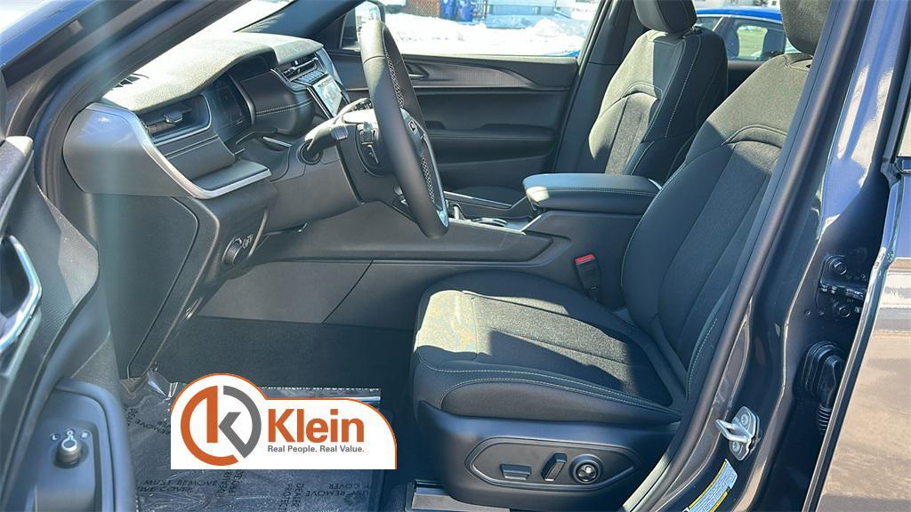 new 2025 Jeep Grand Cherokee car, priced at $39,263