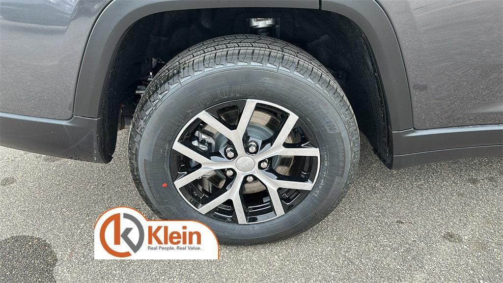 new 2025 Jeep Grand Cherokee L car, priced at $45,000