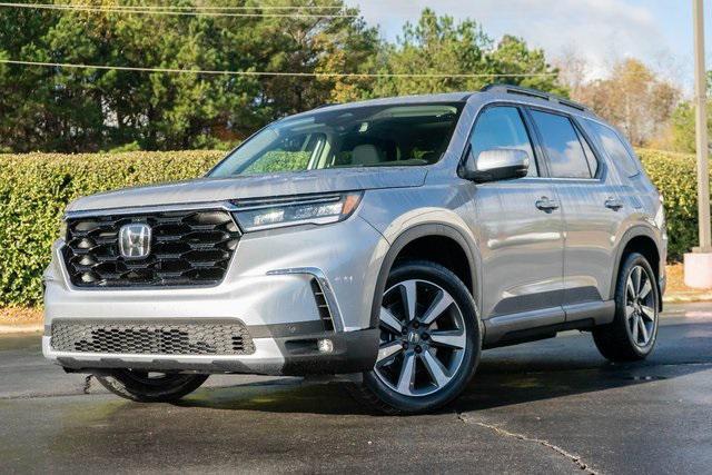 new 2025 Honda Pilot car, priced at $48,895