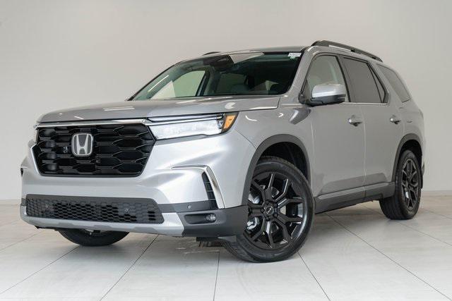 new 2025 Honda Pilot car, priced at $50,895