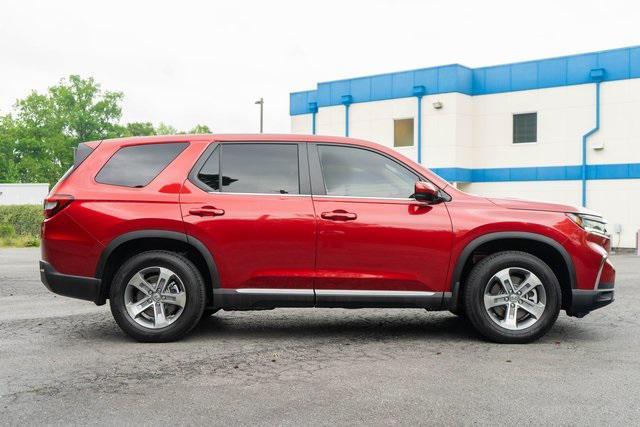 new 2025 Honda Pilot car, priced at $45,405