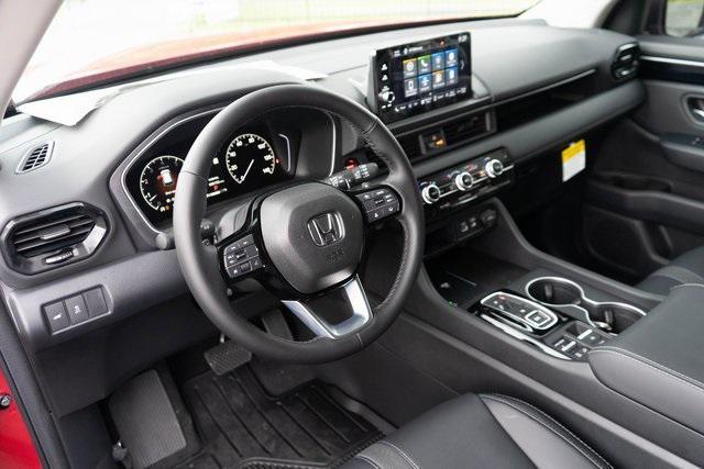 new 2025 Honda Pilot car, priced at $45,405