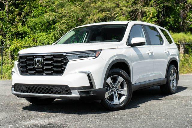 new 2025 Honda Pilot car, priced at $46,180
