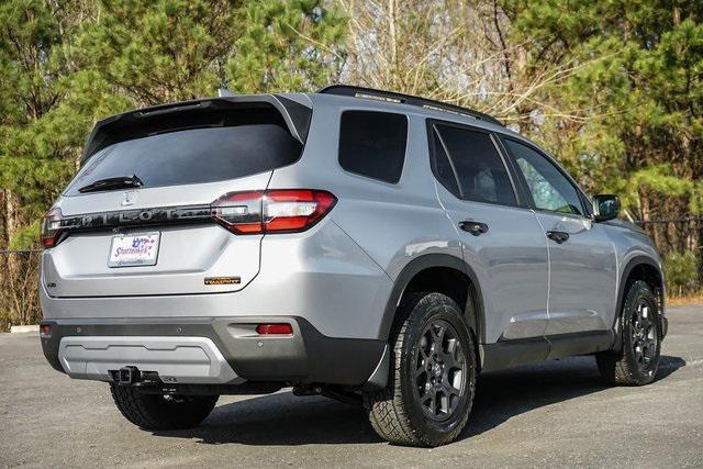 new 2025 Honda Pilot car, priced at $50,850