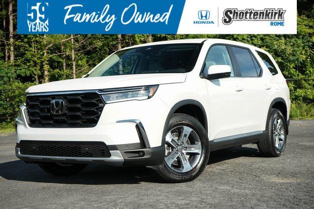 new 2025 Honda Pilot car, priced at $45,405