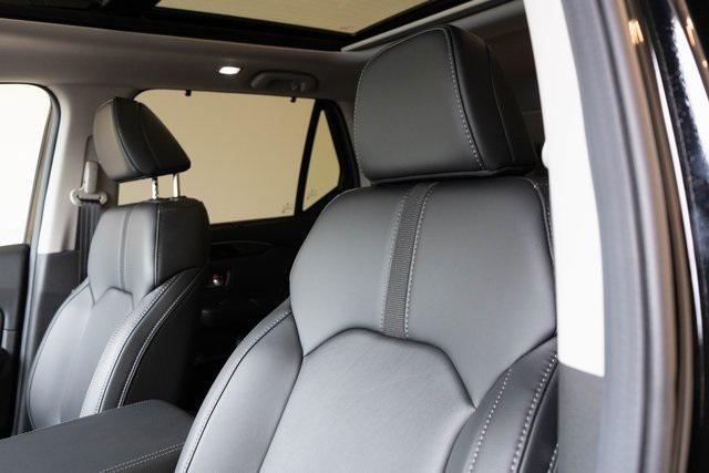 new 2025 Honda Pilot car, priced at $50,850