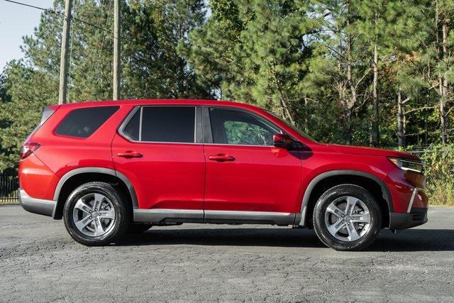 new 2025 Honda Pilot car, priced at $45,450