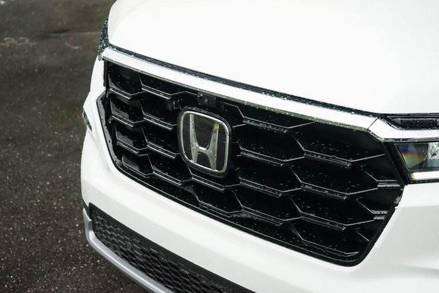 new 2025 Honda Pilot car, priced at $54,630