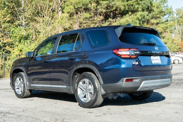 new 2025 Honda Pilot car, priced at $44,995