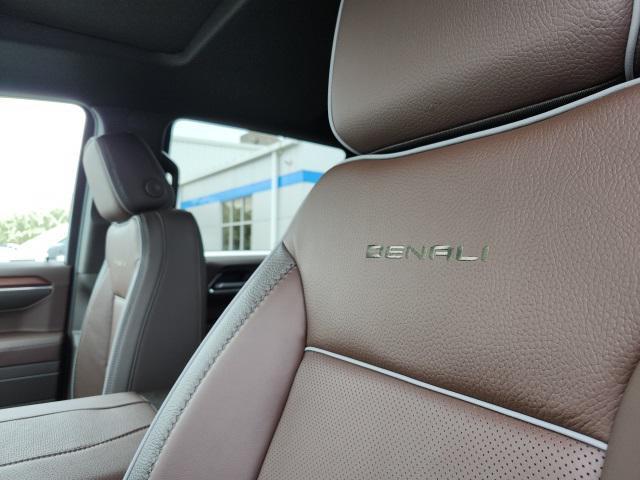 new 2025 GMC Sierra 1500 car, priced at $65,659