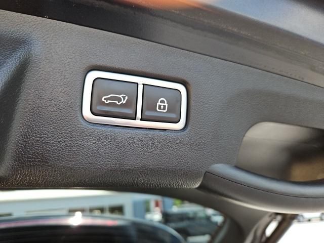 used 2023 Kia Sorento Hybrid car, priced at $27,753
