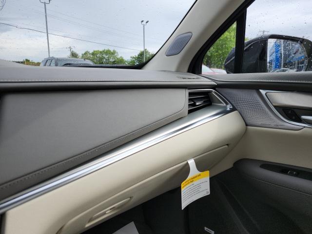new 2025 Cadillac XT5 car, priced at $60,180