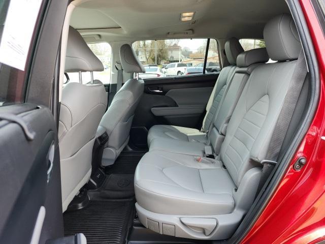 used 2022 Toyota Highlander car, priced at $40,995