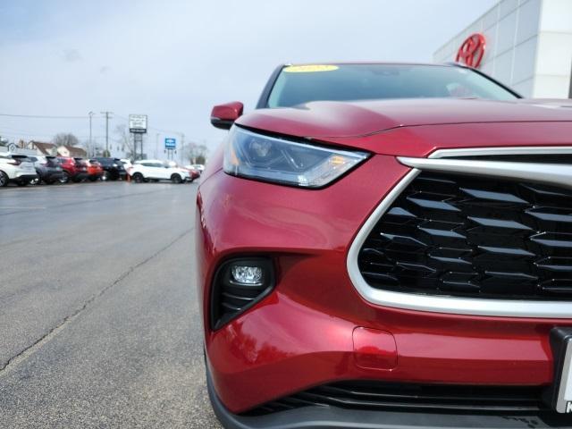 used 2022 Toyota Highlander car, priced at $40,995