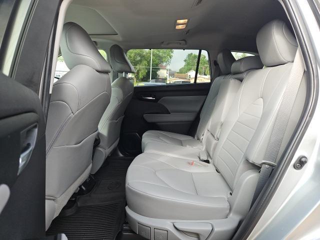 used 2021 Toyota Highlander car, priced at $32,979