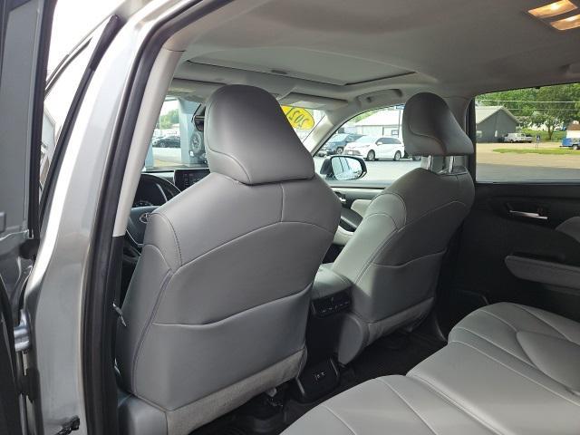 used 2021 Toyota Highlander car, priced at $32,979