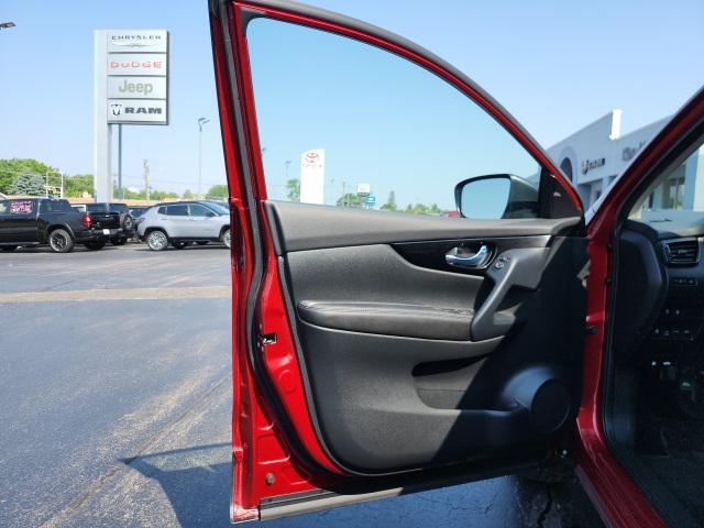 used 2022 Nissan Rogue Sport car, priced at $24,995