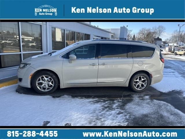 used 2017 Chrysler Pacifica car, priced at $14,995